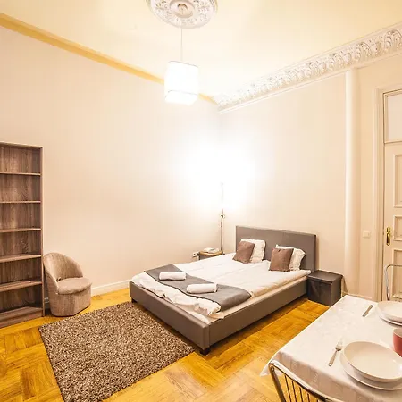 Dzirnavu Downtown In Center Apartment Riga